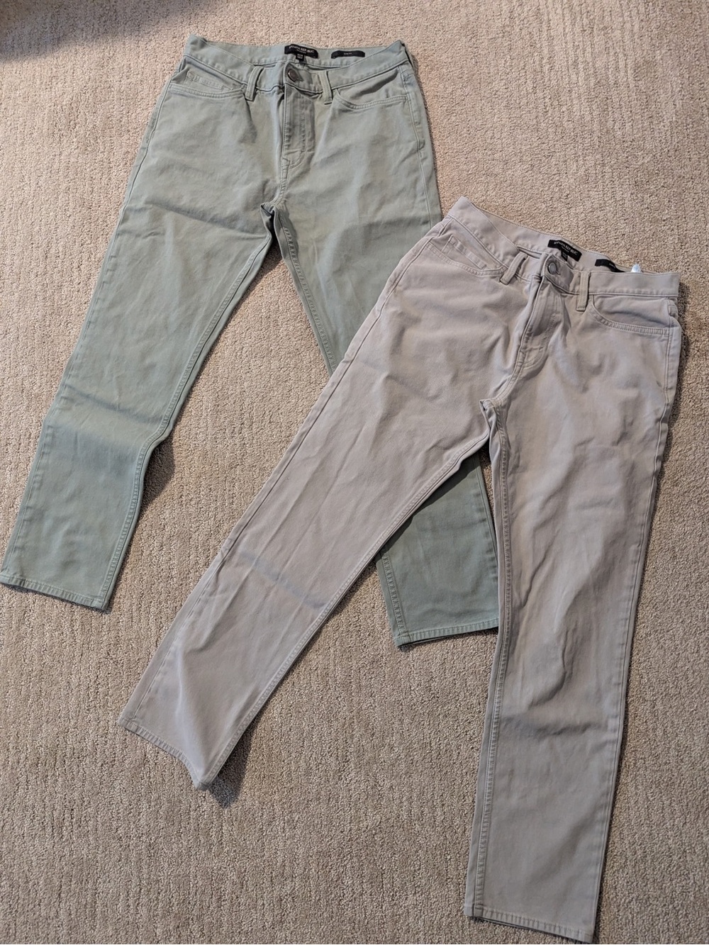 Men’s Banana Republic slim fit traveler pants